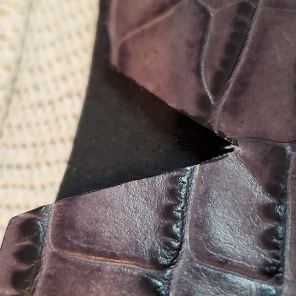 Vince Crocodile Stamped Cow Leather Bag - Picture 4 of 17